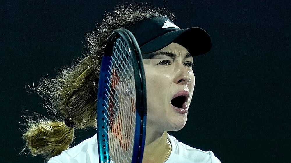 | Photo: AP/Kamran Jebreili : Anna Kalinskaya during Dubai Tennis Championships 2024.